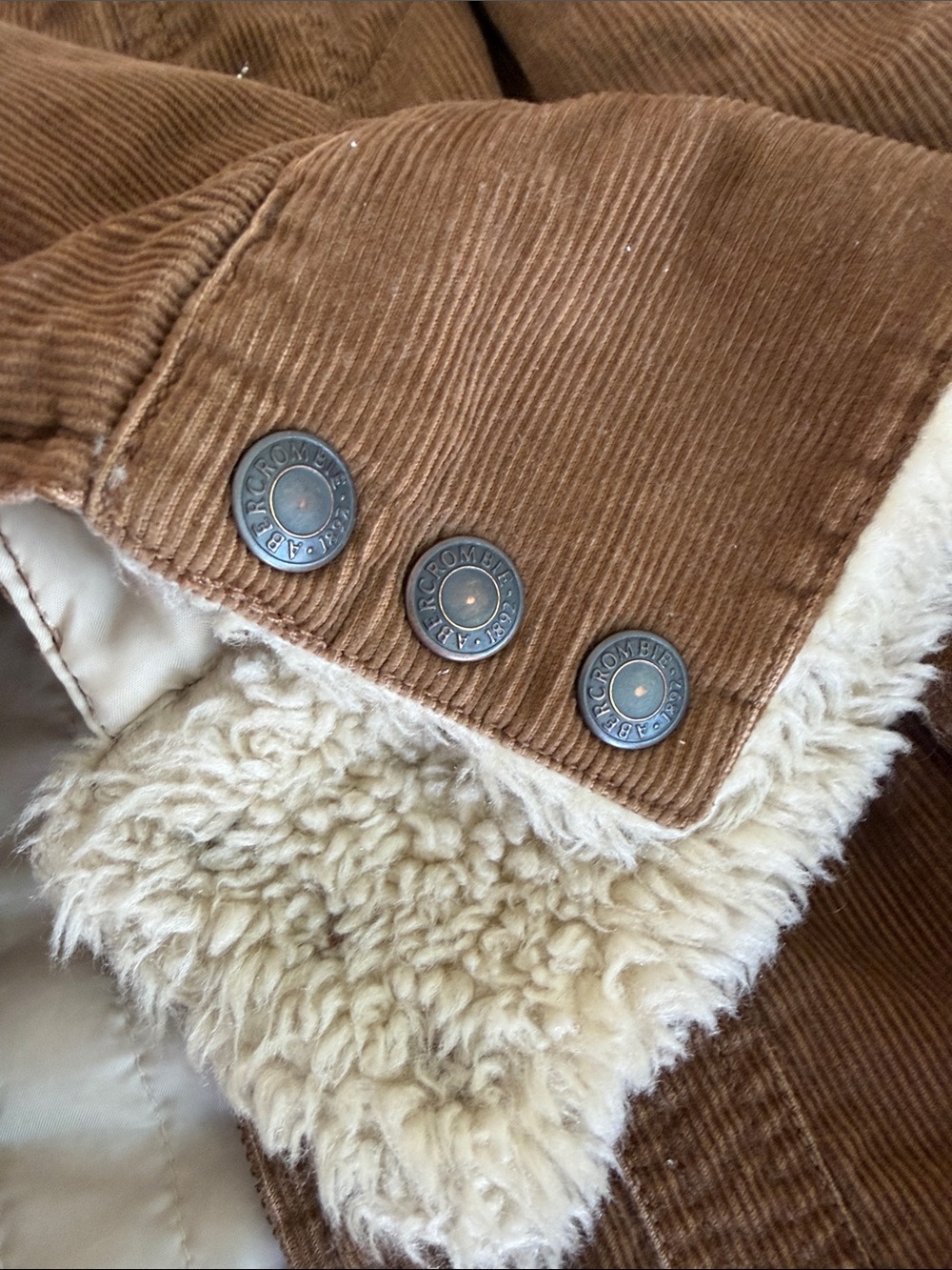 Abercrombie & Fitch Brown Corduroy Jacket with Cream Sherpa Collar - Picture 2 of 3